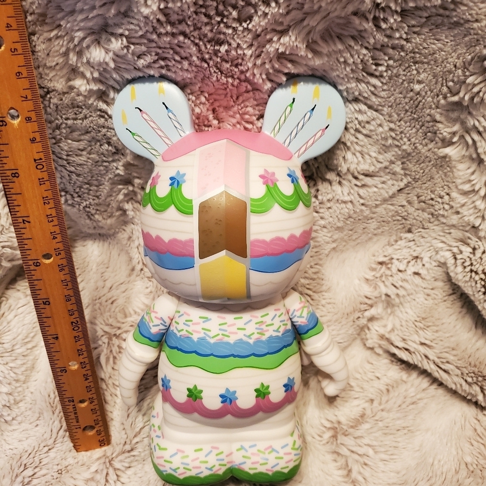 Disney Vinylmation 9" Birthday Cake Figure - Holiday #2; Limited Edition of 1000 - Picture 6 of 7